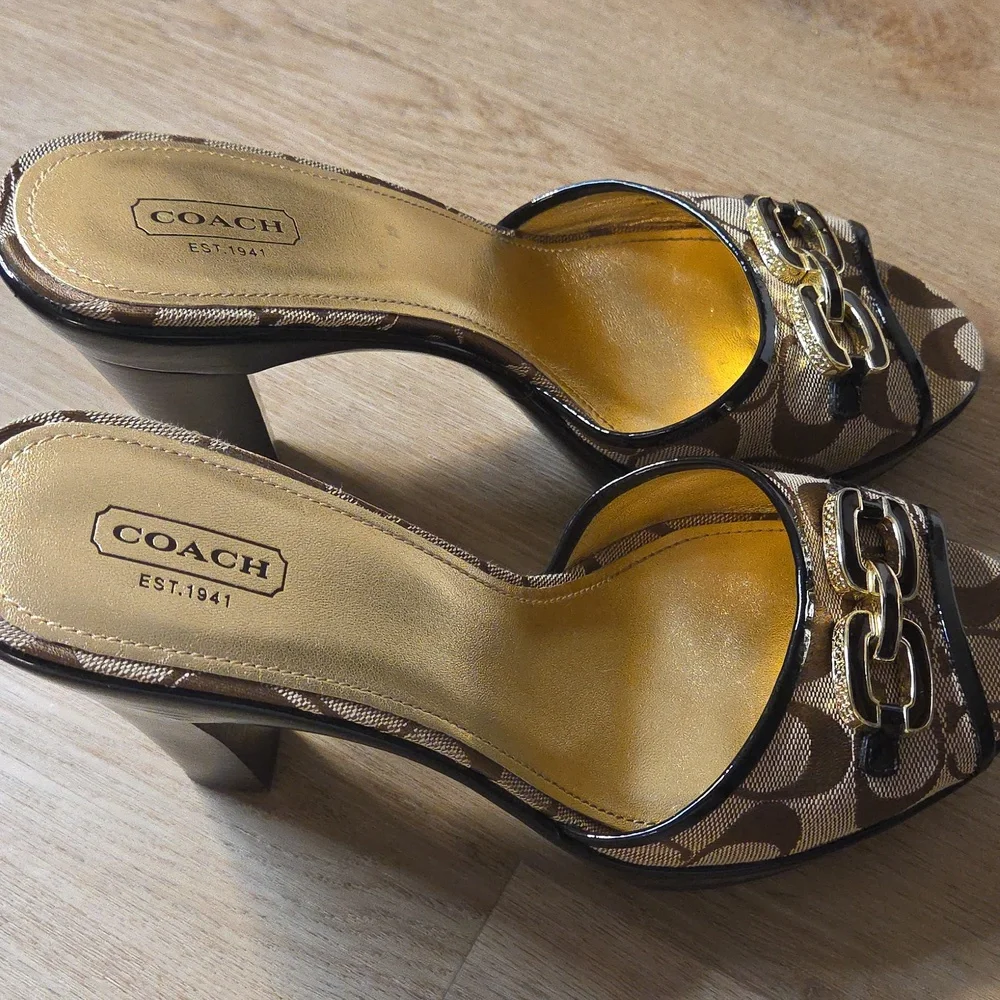 Coach Heels Sz 10 JUSTEEN Style Q369 **NEW** - Picture 9 of 14